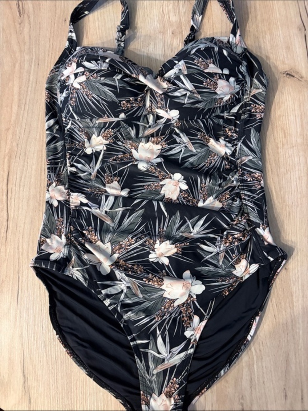 Nip Tuck Tropical Floral One Piece Swimsuit Ruched Tummy Control Size 8